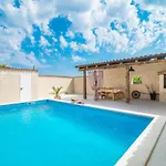 House Eleonora Barban