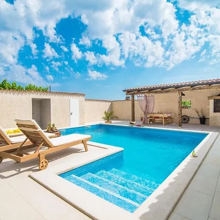 House Eleonora *