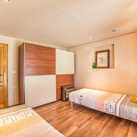 House Eleonora Διαμέρισμα Barban
